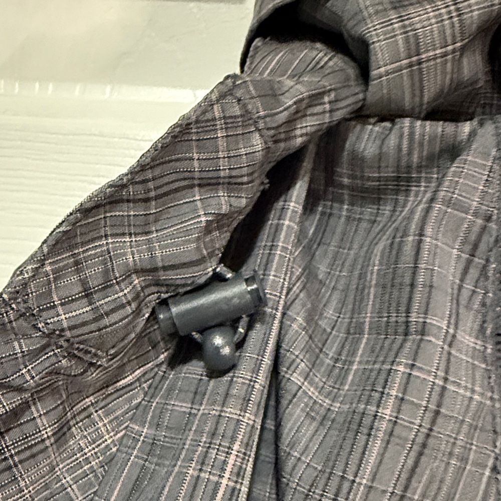 🖤 Lululemon Run: For Your Life Jacket — Black Plaid (Size 4) - Picture 8 of 11